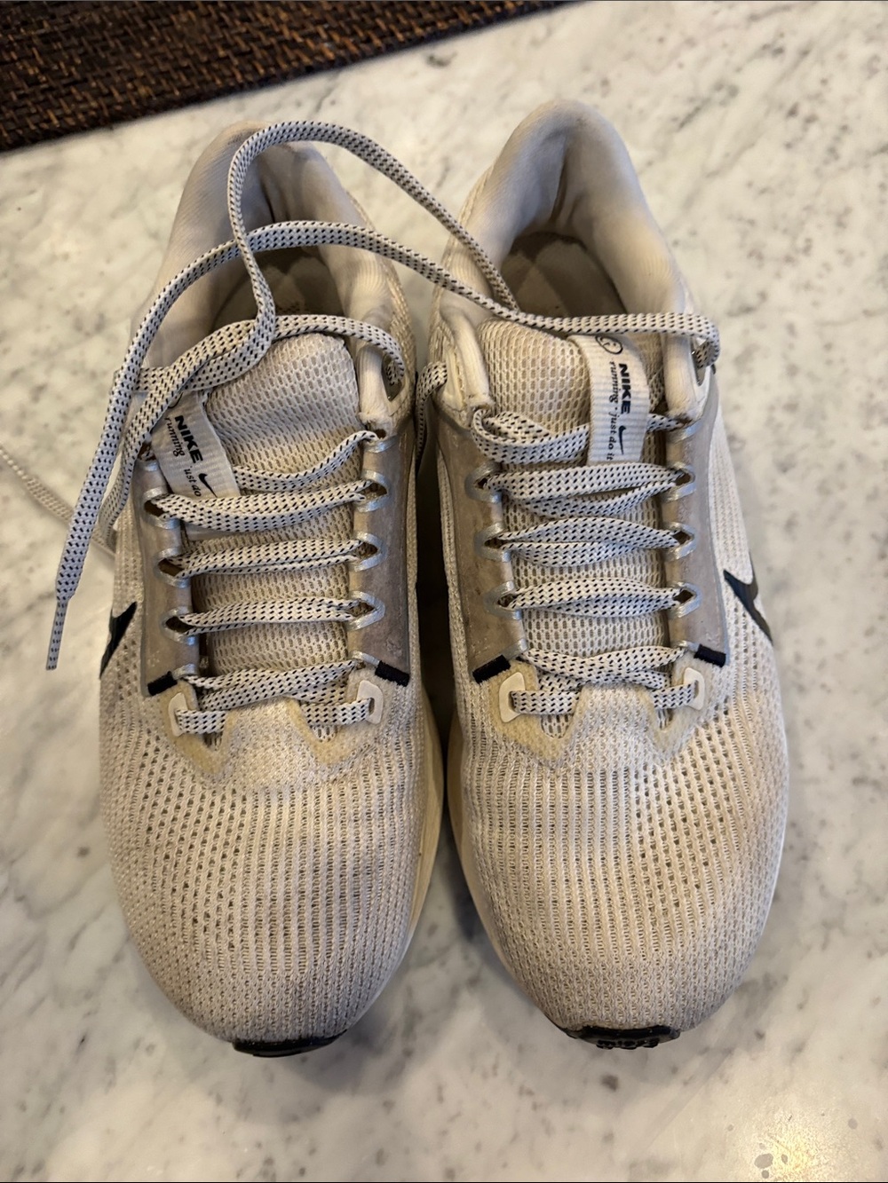 Nike Pegasus White and Black Running Sneakers.  Womens 7 - Picture 5 of 5